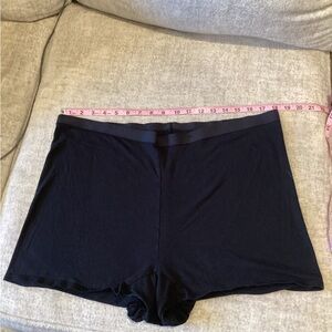 GUC - Torrid Black Shortie - Sz 3